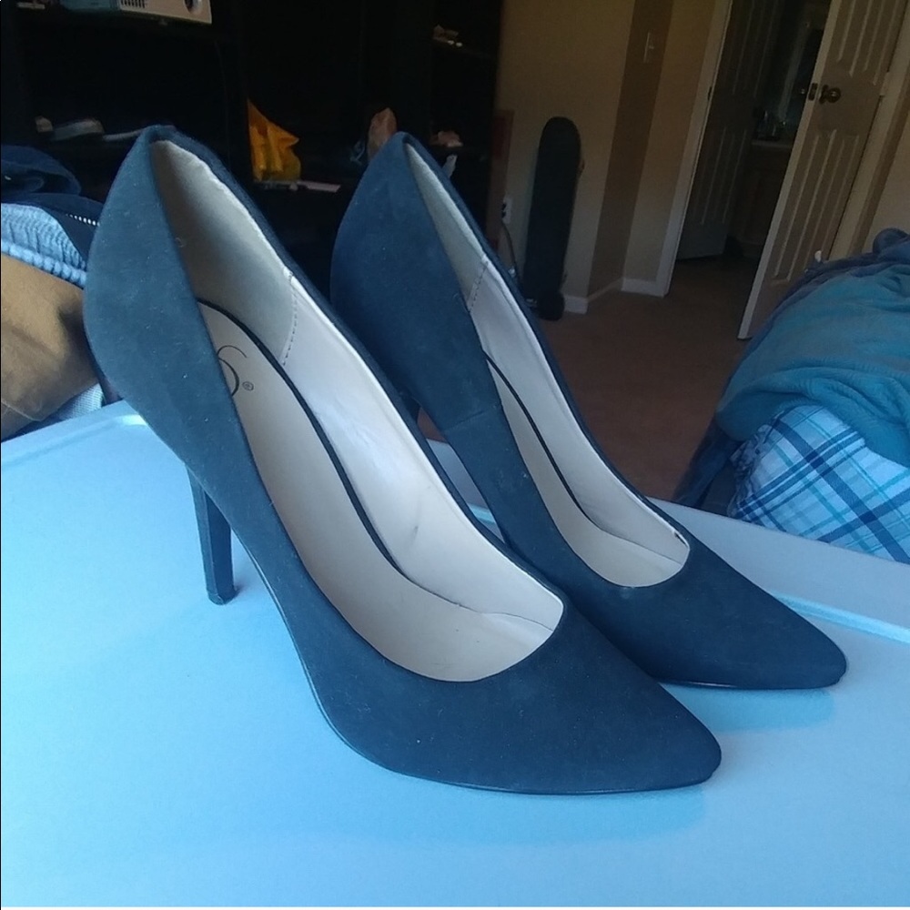 Fashion nova black pumps